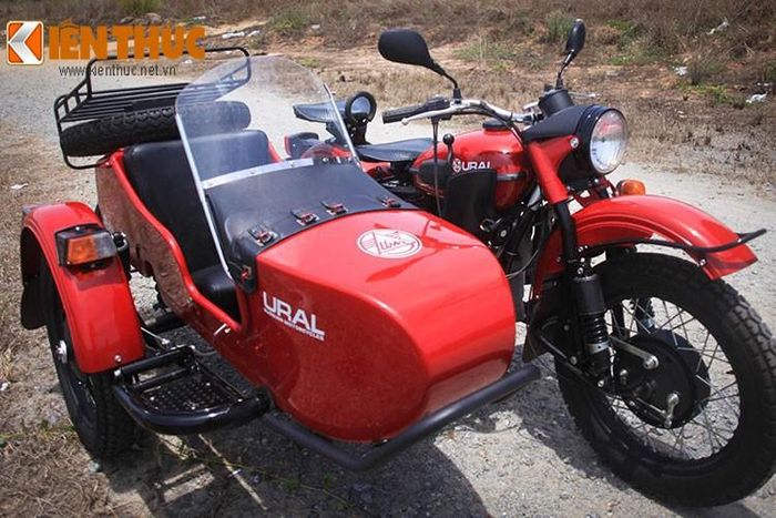Những chiếc xe Ural nguyên bản còn lại ở Việt Nam hiện nay không nhiều. Đôi khi để có được một chiếc xe người đam mê cũng phải đi tìm ở khắp nơi, khi đã tìm được xe thì thường là xe quá cũ hoặc nát chỉ còn bộ khung và máy… Thường thì sau khi đã có xe, người chơi lại đi kiếm đồ và độ lên nguyên bản.