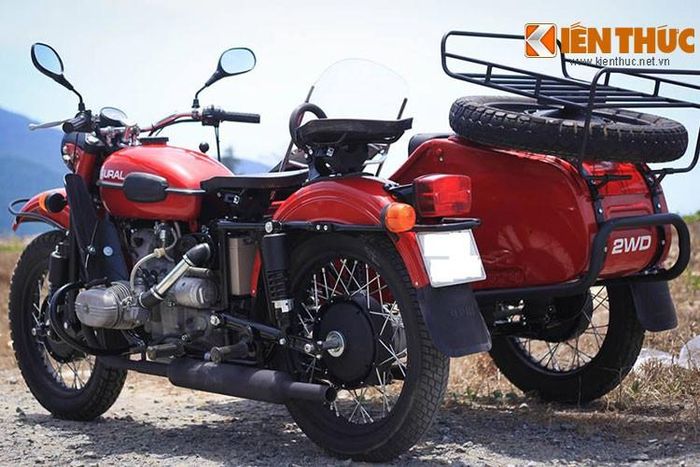 Dòng xe Ural vốn được biết tới như một nét văn hóa Nga truyền thống, những chiếc xe ba bánh với tên gọi Ural từ lâu đã khẳng định đẳng cấp và sức sống mãnh liệt của một trong những dòng xe máy đặc biệt - chính vì vậy, cái thú chơi này cũng chạy theo số ít, nó dành cho những con người đặc biệt và cá tính tìm chơi.