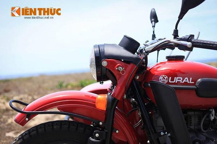 Trên thế giới cũng như ở Việt Nam, số người chơi loại xe này không nhiều, bởi tìm mua được một chiếc sidecar không phải là chuyện đơn giản, có tiền là mua được như môtô PKL đời mới. Sidecar được chia thành nhiều loại, nhưng nhiều nhất vẫn là Sidecar Ural.