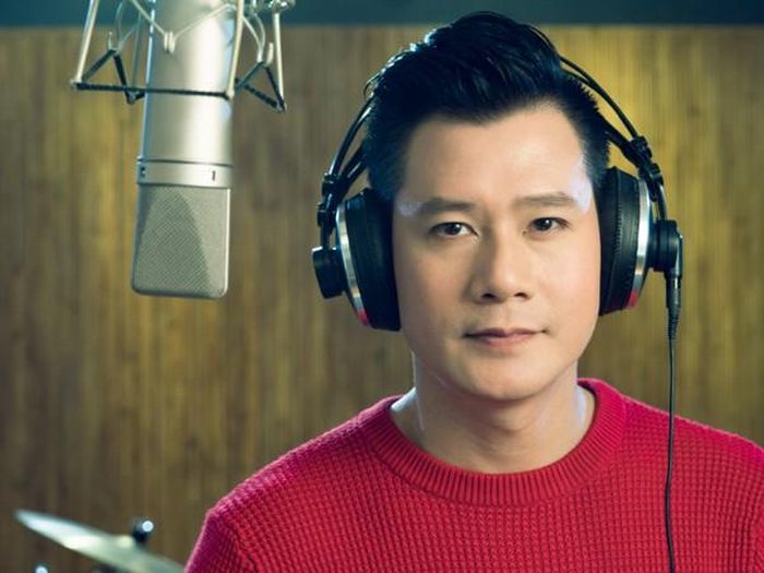 Chiêm nghiệm dòng thời gian vô tình trôi, nhìn thật sâu vào tim mình và lắng lòng để cảm nhận, bạn sẽ khe khẽ hát theo: “Này dòng đời ôi xin đứng lại, cho từ nay ta không cách xa”.
