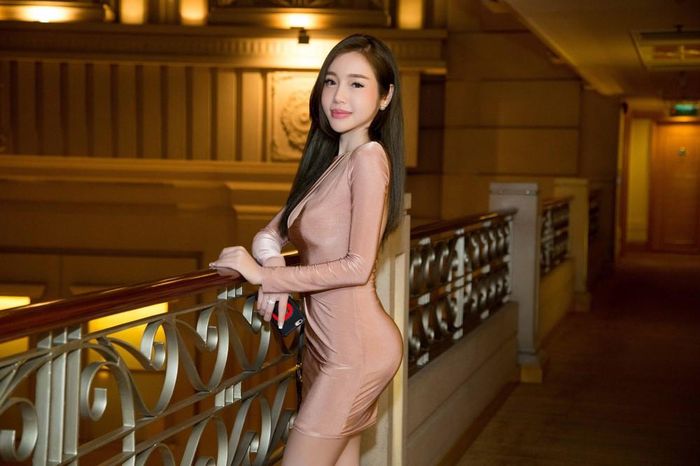 Hiện tại, Elly Trần hoàn thành hai dự án điện ảnh. Trở lại với nghệ thuật sau thời gian dài chăm sóc gia đình nhỏ, bà mẹ hai con dành nhiều tâm huyết từ việc lựa chọn kịch bản đến diễn xuất trước ống kính.