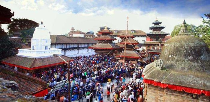 Các tín đồ theo đạo Hindu tập trung ở lễ đường chính
