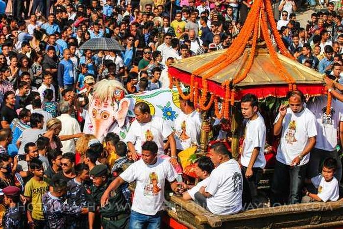 Các loại kiệu được rước đi trong hội