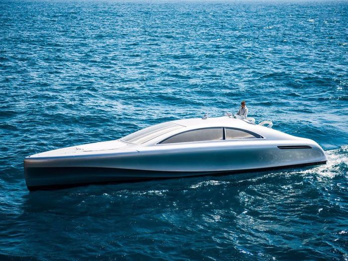 Mẫu du thuyền hoàn thiện mới được hạ thủy có tên Arrow460-Granturismo. Mức giá của du thuyền là khoảng 1,7 triệu USD.