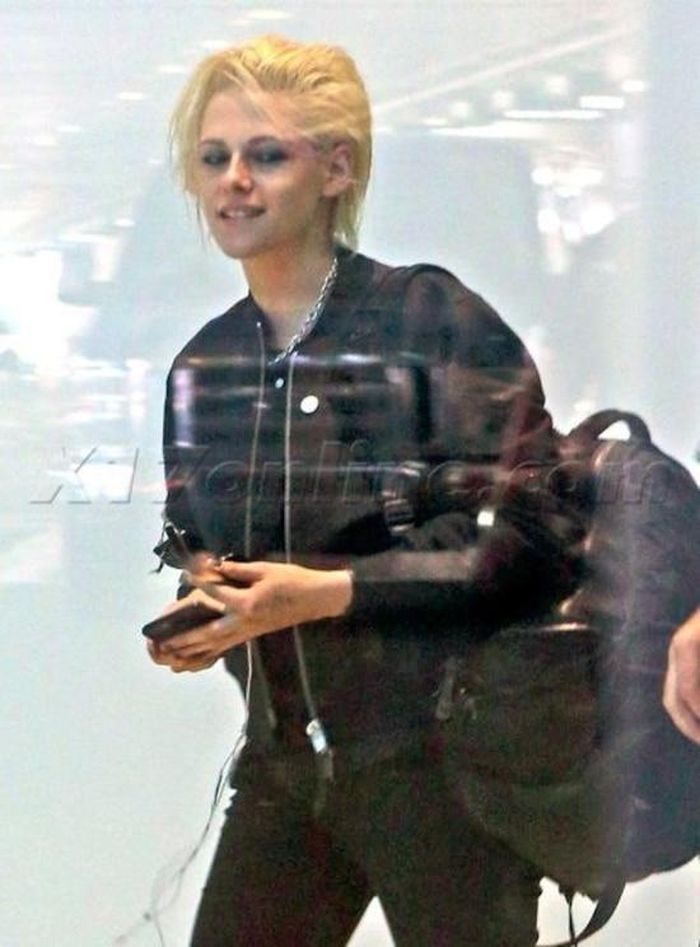 Không tóc dài, không make up cầu kì, Kristen Stewart đã hoàn toàn “lột xác”.