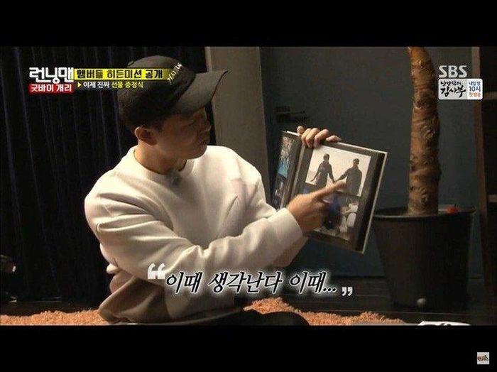 Quyển sổ đầy ấp những tấm hình ngọt ngào của Monday Couple.