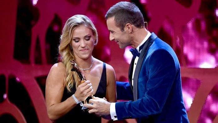  Tay vợt tennis nữ nổi tiếng Angelique Kerber được trao giải 'Sport'.(Nguồn: rbb-online.de) 