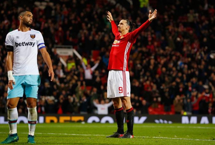 Zlatan Ibrahimovic ăn mừng bàn thắng thứ 11 ở mùa giải năm nay. Anh đã chọc thủng lưới West Ham ở cả hai lần đối đầu gần nhất. Đối thủ của MU ở bán kết sẽ là Hull City. Cặp đấu còn lại sẽ là cuộc chạm trán giữa Liverpool và Southampton. 