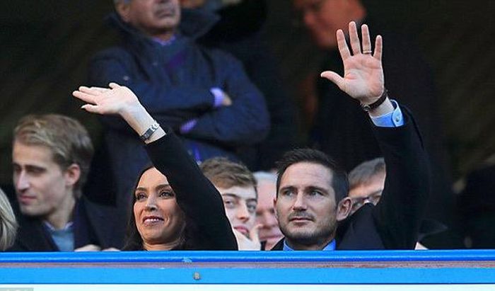 Vợ chồng Lampard đến cổ vũ cho Chelsea