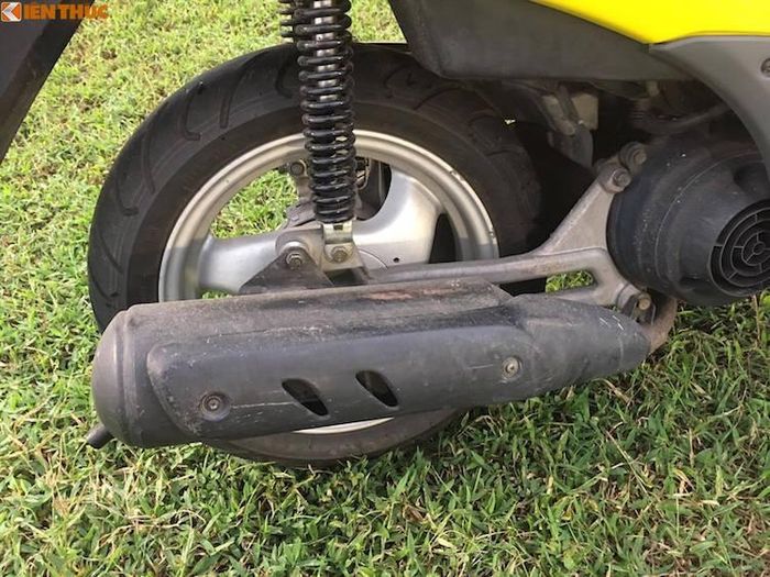 Tốc độ tối đa mà chiếc xe có thể đạt được chỉ là 60 km/h để đảm bảo an toàn. Với bình xăng 5,4 lít, Topic Pro có mức tiêu thụ nhiên liệu khá lớn so với dung tích 50 cc là 2,09 lít/100 km do chiếc xe được trang bị động cơ 2 kỳ.