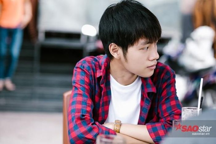 Khác với vẻ ngoài đáng yêu, Bá Hưng thường được nhiều người nhận xét là ông cụ non.
