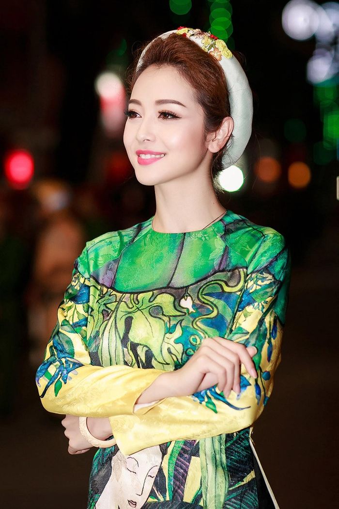 'Gái hai con' khoe vẻ đẹp ngày càng mặn mà và rực rỡ khiến nhiều người ngưỡng mộ.