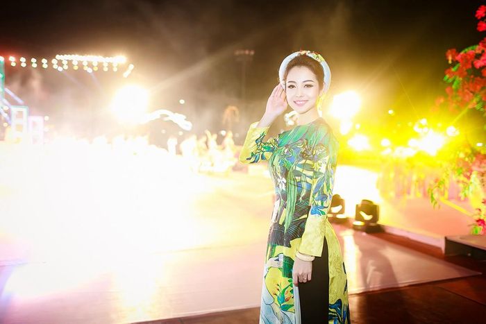 Đây là lần thứ 5 Lễ hội Hoa phượng đỏ được tổ chức, thu hút sự chú ý của người dân Hải Phòng và các vùng lân cận.