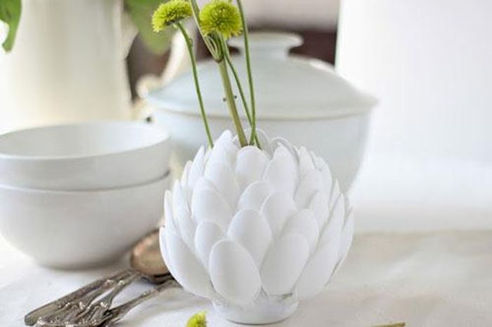 Tiếp tục dán các hàng tiếp sao cho hàng sau so le với hàng phía trước