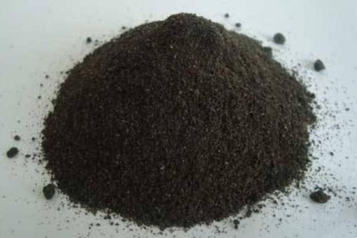 Lưu ý, các bài thuốc trên nên dùng tro mới vì nếu dùng tro cũ hoặc tro gần chân kiềng sẽ lẫn bụi sắt, khi đắp lên da dễ gây nhiễm khuẩn, dẫn đến uốn ván. Ảnh: Trietlongvinhvien. (Thông tin trong bài viết chỉ mang tính chất tham khảo. Trước khi sử dụng bài thuốc, bạn vui lòng hỏi ý kiến bác sĩ).