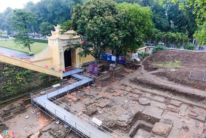 Cùng với chỉnh trang, bảo quản Đoan Môn, Trung tâm bảo tồn di sản Thăng Long - Hà Nội cũng bảo quản các hố khai quật khảo cổ học bên cạnh. 