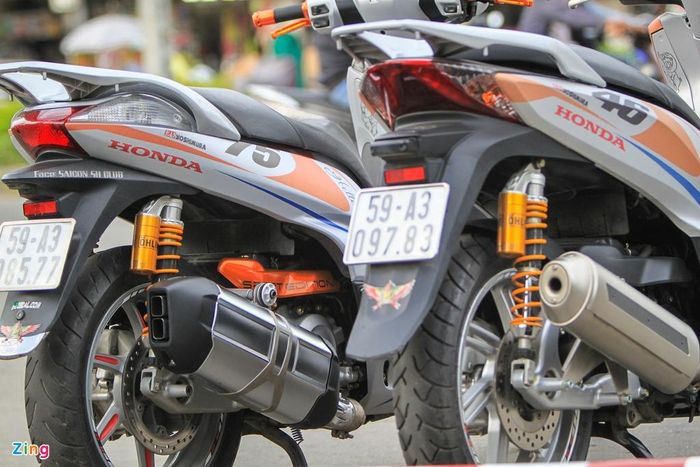 Phiên bản 2016 sử dụng lon ống pô trên BMW GS1200R với bộ cổ nối trực tiếp với cổ zin cho âm thanh uy lực.