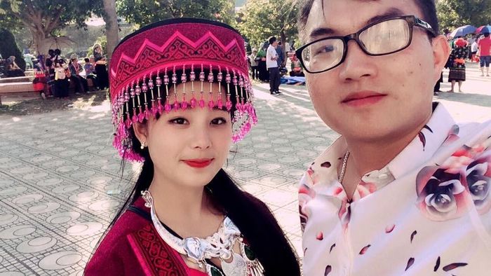 "Ai bảo người Mông không có cô gái xinh? Xinh cực luôn", "Cô gái H'mông 100% đây"... là những bình luận sau mỗi bức ảnh được du khách chia sẻ. Ảnh: Tij Laug Thu.