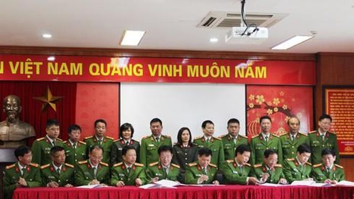 Các đơn vị trong Cụm thi đua số 2 cùng ký kết nội dung giao ước thi đua