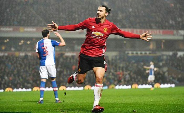 Ibrahimovic từ siêu dự bị trở thành người hùng của Quỷ đỏ