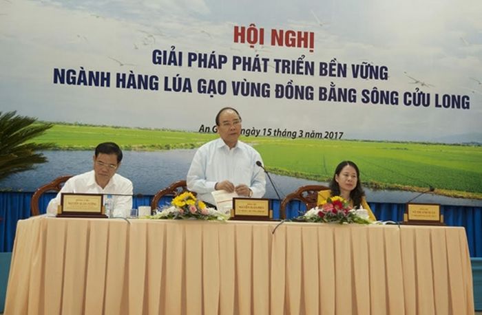 Thủ tướng Chính phủ Nguyễn Xuân Phúc phát biểu tại hội nghị.