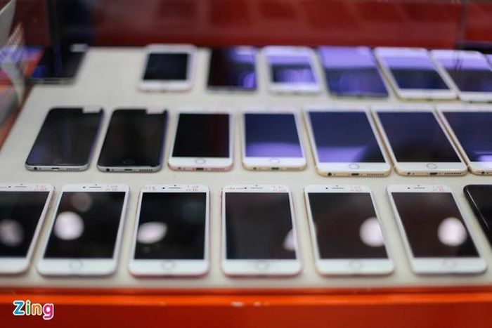 iPhone từng là nguồn sống của nhiều cửa hàng bán lẻ tại Việt Nam.
