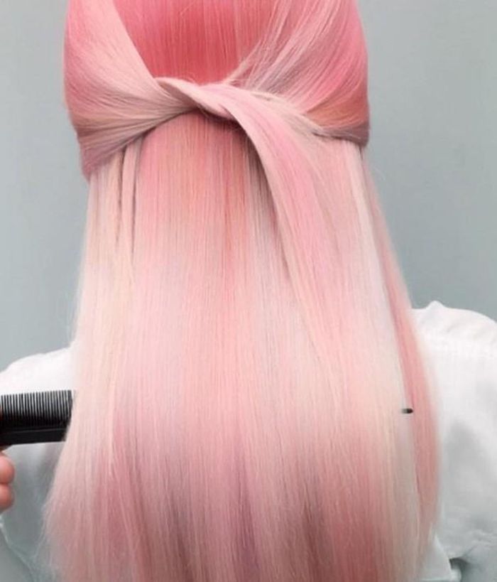 Kiểu nhuộm phổ biến nhất với tone hồng khói là nhuộm ombré.