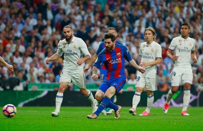 Đại gia xứ Catalan trải qua chuỗi 23 trận liên tiếp ghi bàn ở El Clasico, phá kỷ lục của Real tồn tại từ năm 1969. 