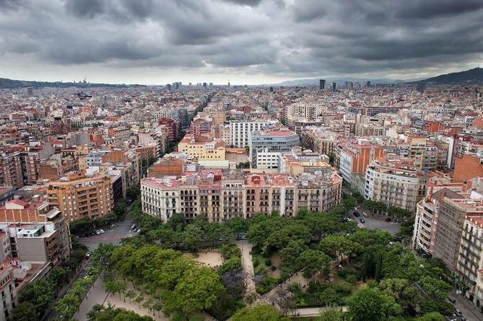 Ngày nay, các khu nhà bát giác này là nơi ở của những gia đình thượng lưu trong xã hội ở Barcelona. Ảnh: AinB