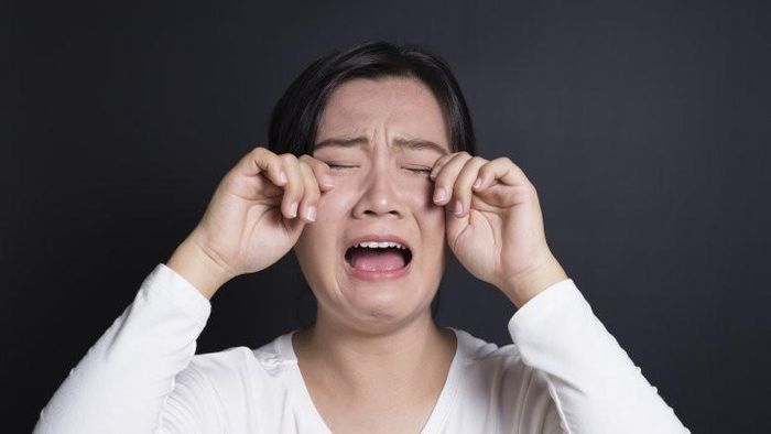 Ở trạng thái buồn bã về tình cảm, nhịp tim sẽ tăng lên. Nếu bạn muốn biết khóc có tốn calo không thì câu trả lời là có. Theo phép ngoại suy thì lượng calo đốt được khi khóc và cười là tương đương nhau, tức khoảng 1,3 calo/phút.