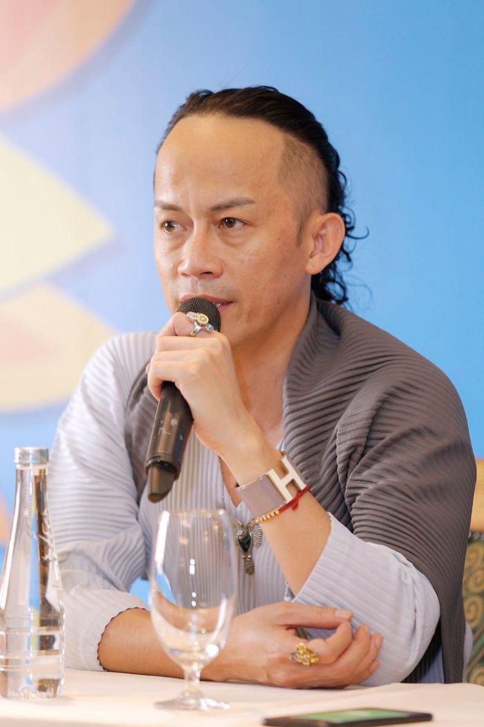 Andre muốn kể cho mọi người nghe về cách làm từ thiện trong đêm nghệ thuật "Chuyện hoa hướng dương" diễn ra vào tối 12-7 tới tại Nhà hát Lớn Hà Nội...