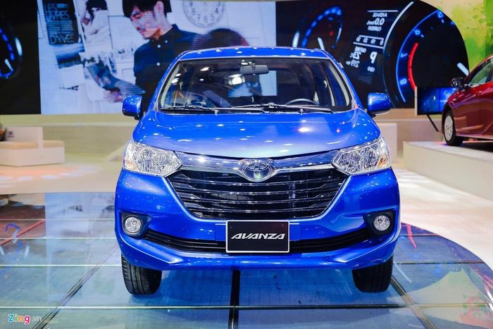 Phiên bản đang trưng bày tại triển lãm Vietnam Motor Show 2017 được trình làng năm 2015, với một số nâng cấp về động cơ, tính năng an toàn và thiết kế lại phần đầu, đuôi xe.
