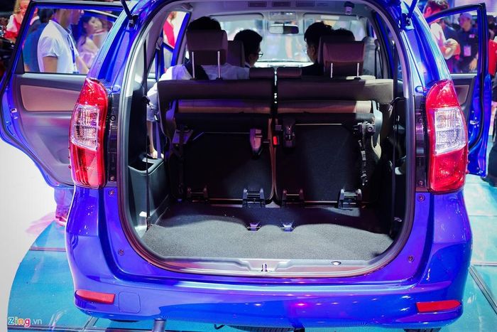 Không gian chứa đồ phía sau có thể mở rộng khi gập hàng ghế thứ 3.