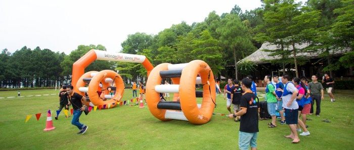  Bánh xe hùng vĩ này có thể “nuốt” được 2 người lớn và vài trẻ em. 