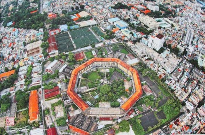 Khám Chí Hòa nhìn từ trên cao.