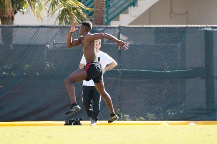 Trong quá trình điều trị tại Mỹ, Pogba đã cho thấy những dấu hiệu hồi phục đáng kinh ngạc. Tuy nhiên, anh vẫn bị các bác sĩ cấm chơi bóng rổ để tránh dính thêm những chấn thương không đáng có.
