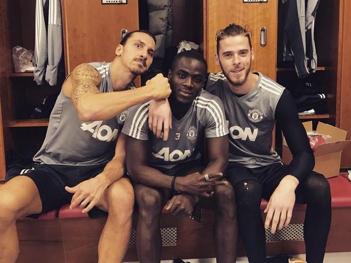 Không chỉ có Pogba, 2 trụ cột khác của Man Utd là Zlatan Ibrahimovic và Eric Bailly đều đã có thể tập luyện cùng đội một. Bailly đã gặp vấn đề về sức khỏe sau khi hoàn thành nghĩa vụ quốc gia. Tuy nhiên, anh đã sẵn sàng trở lại ngay trong cuộc tiếp đón Tottenham vào cuối tuần này.