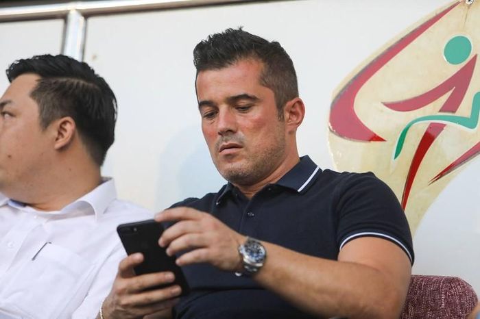 Nhà môi giới Thiago, con trai HLV Calisto cũng có mặt.