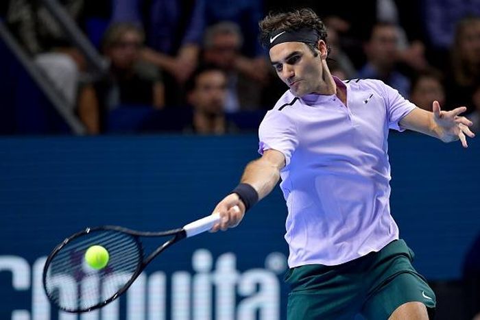 Trên đà hưng phấn, Federer tiếp tục thi đấu thăng hoa, anh bẻ được break quan trọng của đối thủ người Argentina để dẫn 3-1. Lợi thế này được ông bố 4 con duy trì hết trận đấu, theo đó kết thúc giấc mơ vô địch Basel Open của Del Potro. 