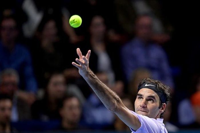 Trước đó, Federer chơi không tốt trước Del Potro, để thua set đầu 6-7. Thứ tennis đỉnh cao từng thể hiện trước David Goffin ở bán kết của tay vợt người Thụy Sĩ không được duy trì. Theo đó, tay vợt số 2 thế giới thường xuyên gặp khó khăn trong những quả giao bóng đầu tiên (chỉ đạt tỷ lệ giao bóng 1 ở mức 52%) và phạm nhiều lỗi đánh bóng hỏng. 