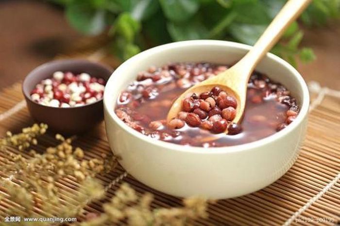 Ảnh minh họa cháo bát bảo, nguồn: quanjing.