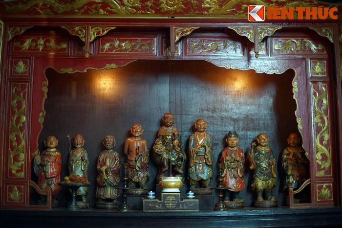 Các bộ tượng Thập bát La hán và Thập điện Minh vương của chùa Thập Tháp vừa mang giá trị nghệ thuật đặc sắc, vừa mang nét dung dị của đời thường.