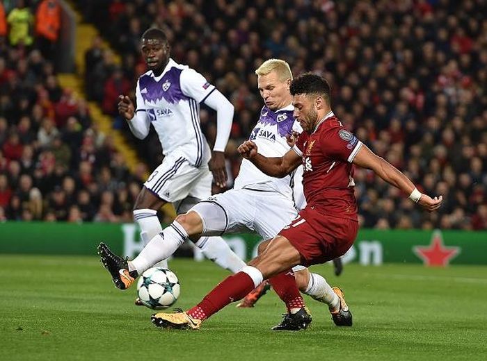 Các chân sút của Liverpool liên tiếp công phá khung thành đối phương, tuy nhiên hàng thủ của Maribor không còn mắc những sai lầm như trận đấu cách đây 2 tuần.