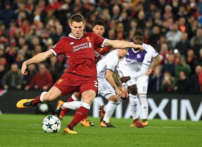 Trên chấm 11 mét, James Milner không thể đánh bại thủ thành Jasmin Handanovic để mang về bàn thắng thứ 2 cho đội chủ nhà.