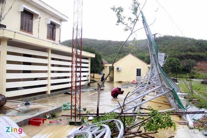 Bão làm sập nhà khiến một người ở xã Ninh Hải, thị xã Ninh Hòa (Khánh Hòa) tử vong. Ảnh: Minh Quý.
