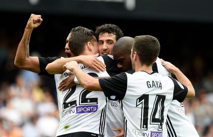 Thống kê cho biết lần gần nhất Valencia thắng 7 trận liên tiếp ở La Liga là năm... 1947. Cũng đã tròn 63 năm kể từ lúc "Bầy dơi" ghi 30 bàn thắng chỉ sau 11 trận.