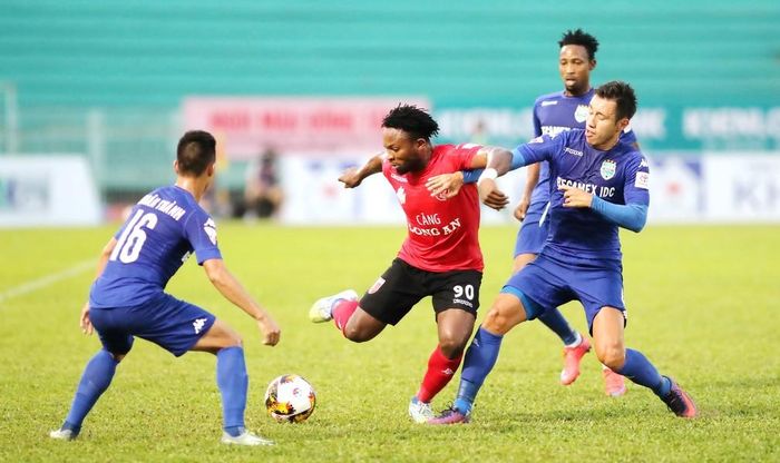 Trận hòa 1-1 giữa Long An và B.Bình Dương ở vòng 2