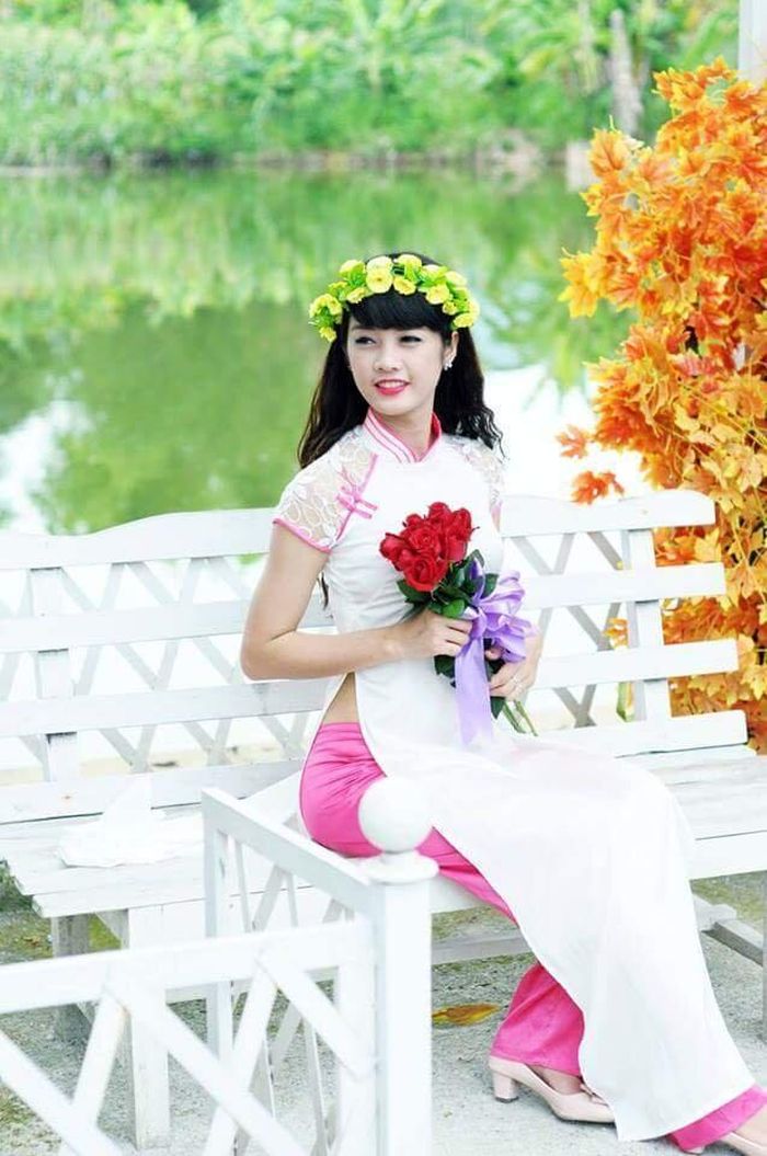 Mỹ Duyên ở thời điểm làm mẫu ảnh. Phong cách của nữ người mẫu bị cho là sến súa. Phong thái cũng không có gì nổi bật. Người đẹp mờ nhạt trong những khung ảnh.
