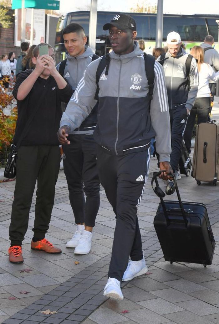 Lukaku đã có cơ hội chấm dứt chuỗi tịt ngòi ở trận gặp Benfica. Tuy nhiên, HLV Mourinho lại tước quả penalty của anh để trao cho Daley Blind. Rất có thể "Người đặc biệt" mốn cậu học trò người Bỉ dồn quyết tâm ghi bàn trong trận đấu vào đêm nay thay vì tự mãn với 1 quả penalty không mang nhiều ý nghĩa.