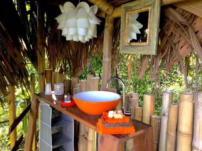 Ngôi nhà cây có tên là Dream's Todd được chuyển đổi từ một mô hình bằng gỗ cách đây 3 tháng. "Chúng tôi quyết định chia sẻ về nó với cả thế giới để mọi người có thể hoàn thành giấc mơ ngủ trên cây và trải nghiệm sự phiêu lưu", Diane cho hay.